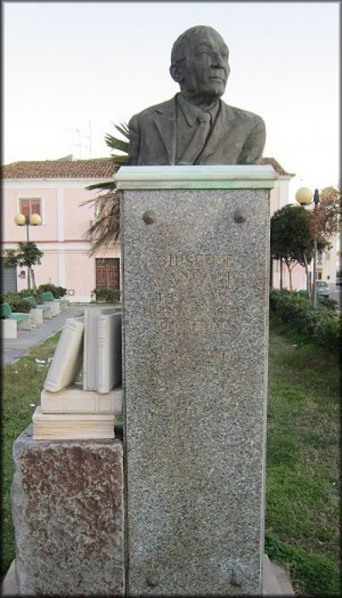 Monumento a Giuseppe Gangale